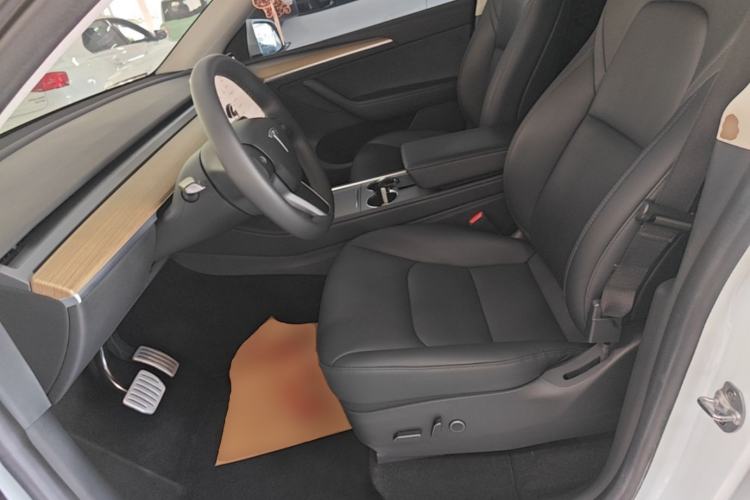 Used Tesla Model Y 2022 Performance High-Performance All-Wheel-Drive Version Left Front Seat