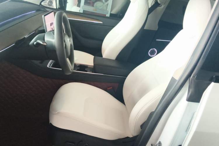 Used Tesla Model Y 2022 Performance High-Performance All-Wheel-Drive Version Left Front Seat