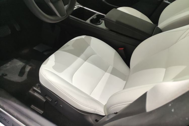 Used Tesla Model Y 2022 Rear-Wheel-Drive Version Left Front Seat
