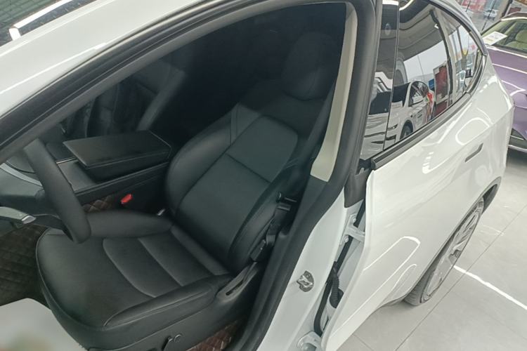 Used Tesla Model Y 2022 Long-Range All-Wheel-Drive Version Left Front Seat