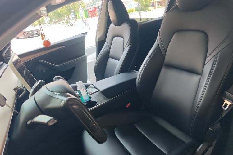 Used Tesla Model Y 2022 Long-Range All-Wheel-Drive Version Left Front Seat
