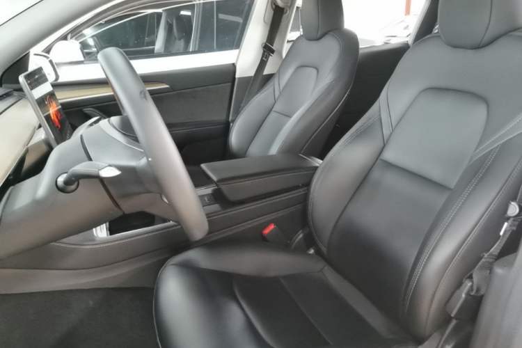 Used Tesla Model Y 2022 Performance High-Performance All-Wheel-Drive Version Left Front Seat