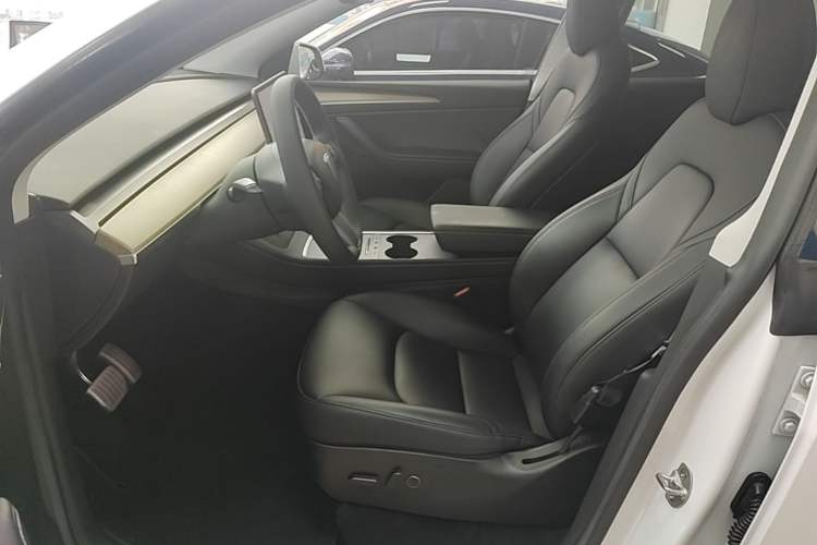Used Tesla Model Y 2022 Performance High-Performance All-Wheel-Drive Version Left Front Seat