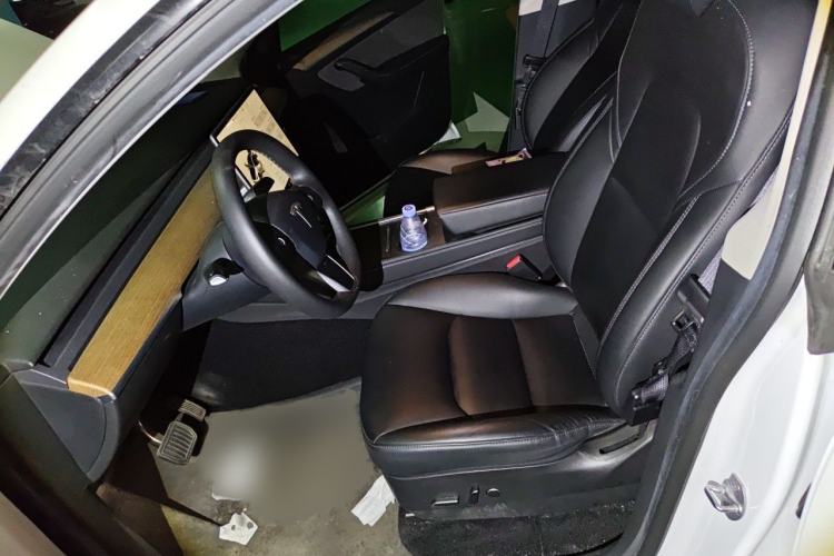 Used Tesla Model Y 2022 Rear-Wheel-Drive Version Left Front Seat