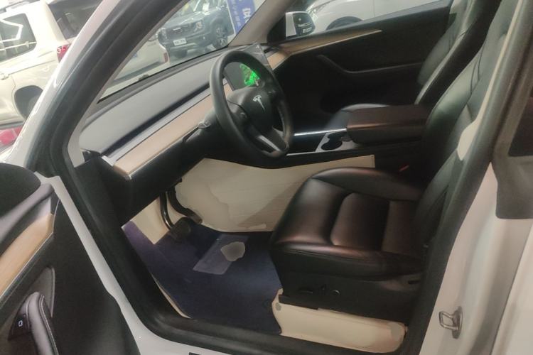 Used Tesla Model Y 2022 Rear-Wheel-Drive Version Left Front Seat