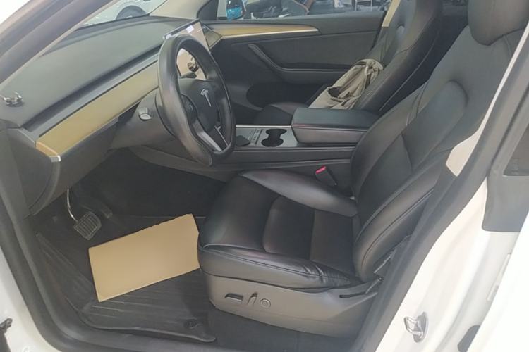 Used Tesla Model Y 2022 Rear-Wheel-Drive Version Left Front Seat