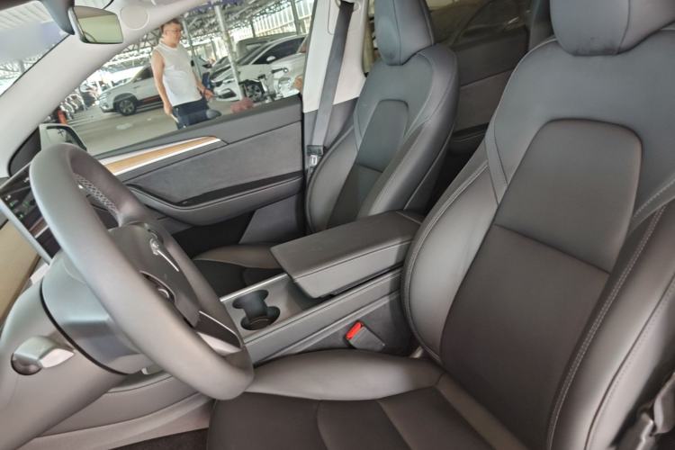 Used Tesla Model Y 2022 Revised Version Long-Range All-Wheel Drive Left Front Seat