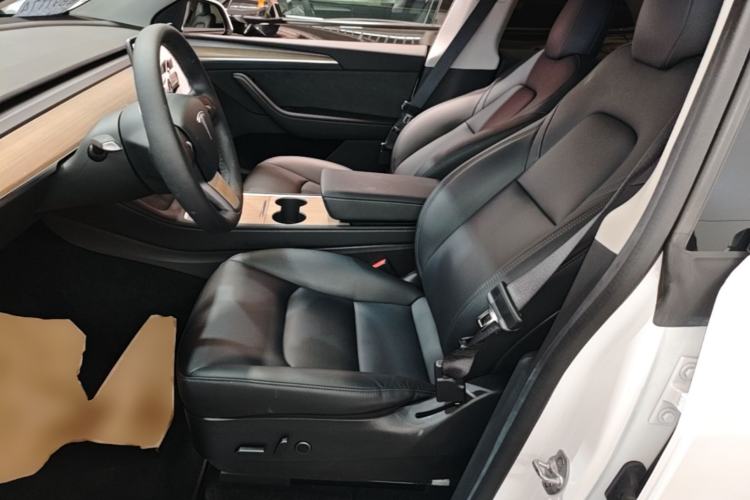 Used Tesla Model Y 2022 Rear-Wheel-Drive Version Left Front Seat