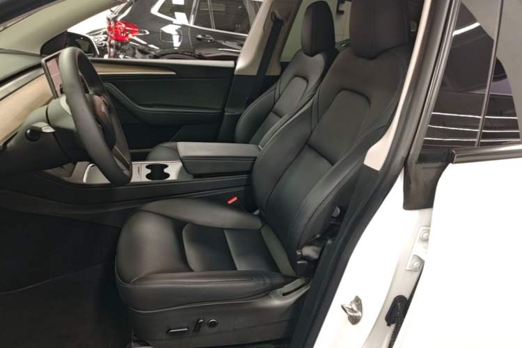 Used Tesla Model Y 2022 Performance High-Performance All-Wheel-Drive Version Left Front Seat