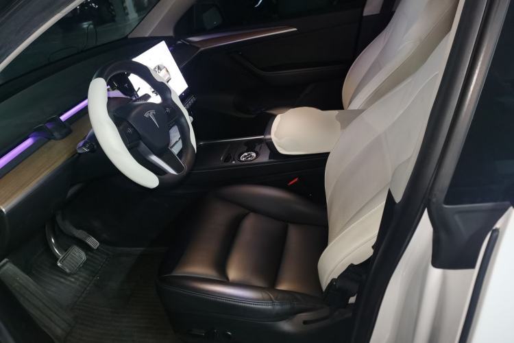 Used Tesla Model Y 2022 Rear-Wheel-Drive Version Left Front Seat