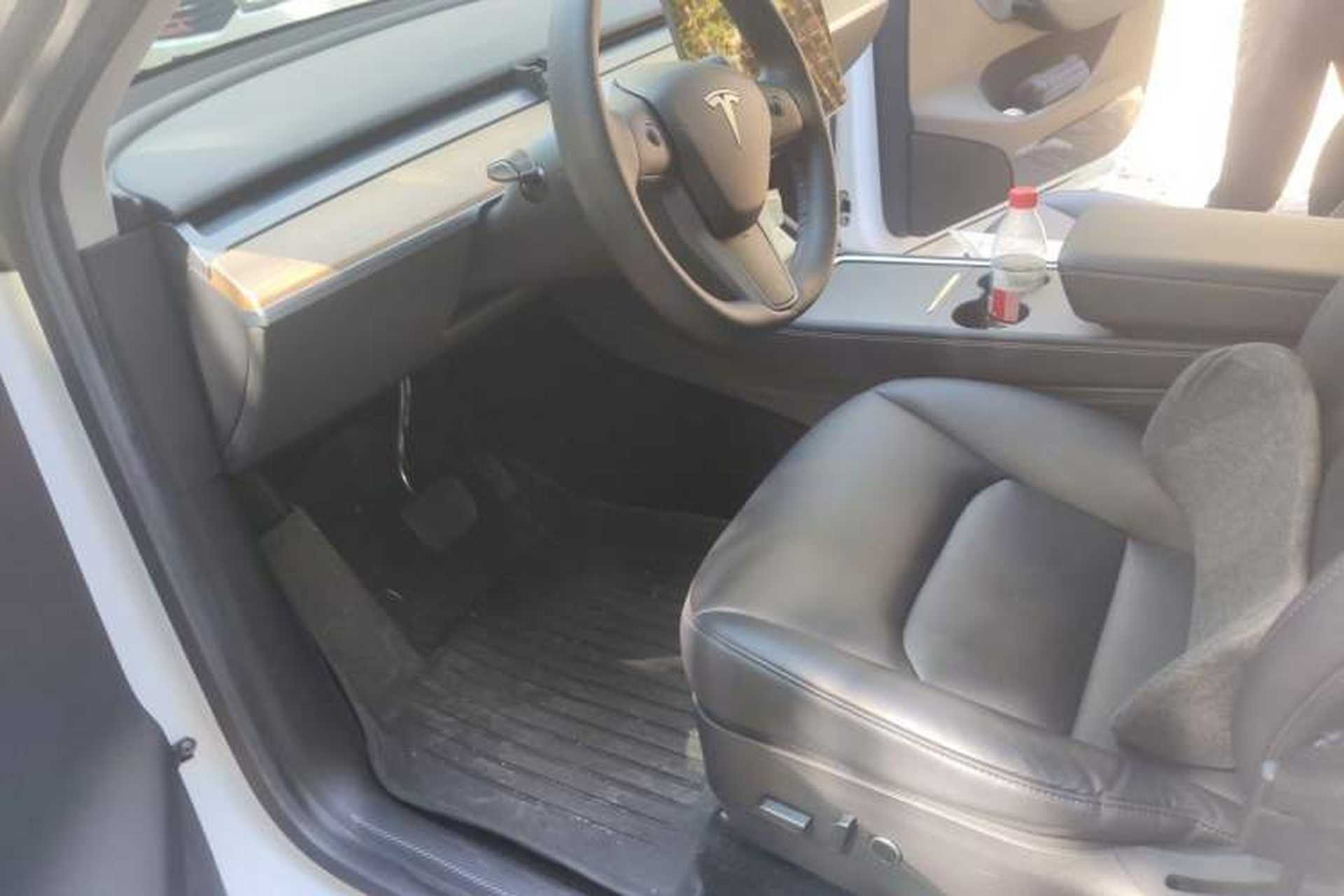 Used Tesla Model Y 2022 Rear-Wheel-Drive Version Left Front Seat