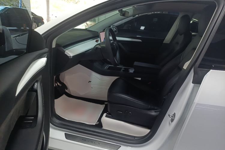 Used Tesla Model Y 2022 Rear-Wheel-Drive Version Left Front Seat