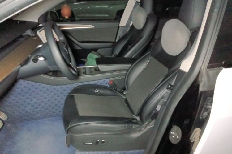 Used Tesla Model Y 2022 Rear-Wheel-Drive Version Left Front Seat