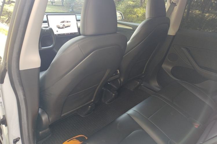 Used Tesla Model Y 2022 Rear-Wheel-Drive Version Left Front Seat