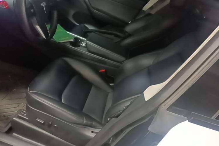 Used Tesla Model Y 2022 Rear-Wheel-Drive Version Left Front Seat