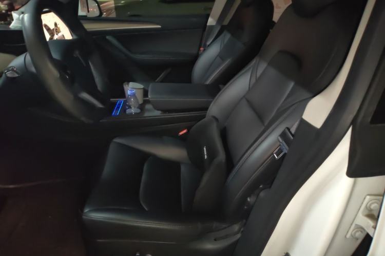 Used Tesla Model Y 2022 Long-Range All-Wheel-Drive Version Left Front Seat