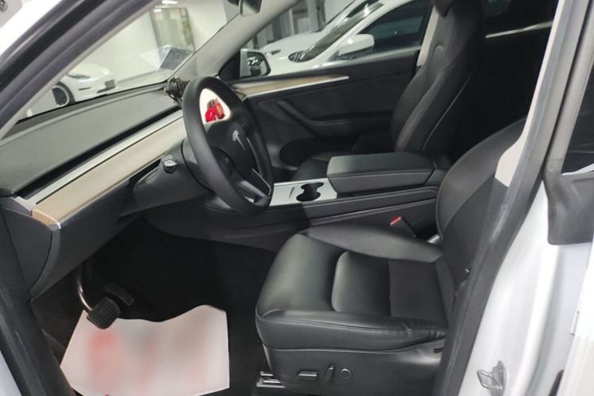 Used Tesla Model Y 2022 Rear-Wheel-Drive Version Left Front Seat