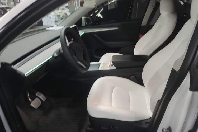 Used Tesla Model Y 2022 Performance High-Performance All-Wheel-Drive Version Left Front Seat