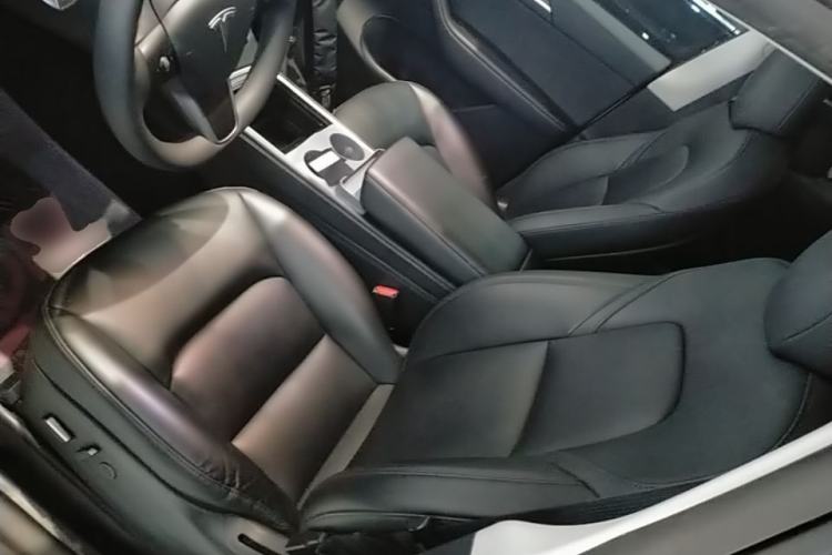 Used Tesla Model Y 2022 Long-Range All-Wheel-Drive Version Left Front Seat