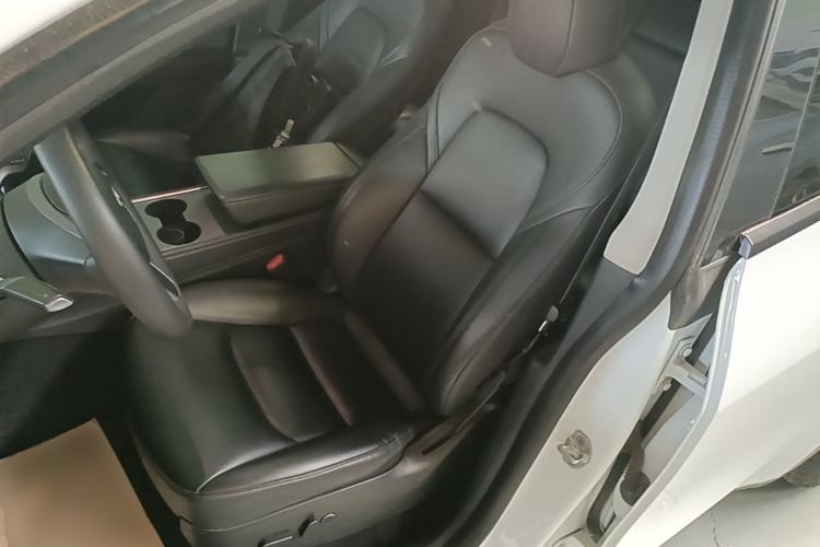 Used Tesla Model Y 2022 Rear-Wheel-Drive Version Left Front Seat