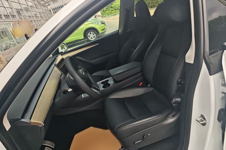 Used Tesla Model Y 2022 Performance High-Performance All-Wheel-Drive Version Left Front Seat