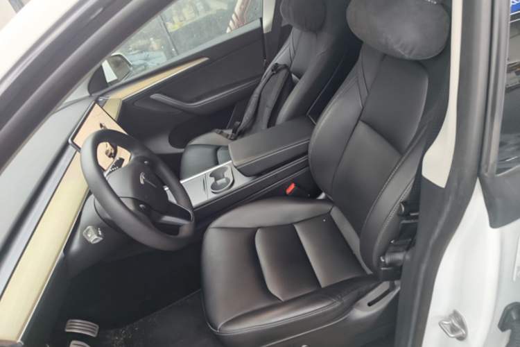 Used Tesla Model Y 2022 Performance High-Performance All-Wheel-Drive Version Left Front Seat