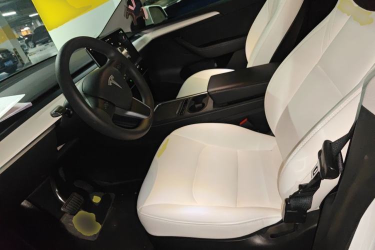 Used Tesla Model Y 2022 Rear-Wheel-Drive Version Left Front Seat