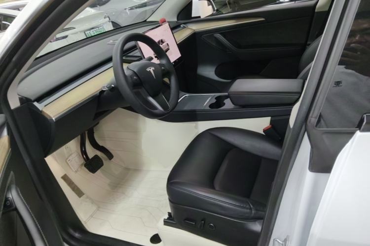 Used Tesla Model Y 2022 Rear-Wheel-Drive Version Left Front Seat