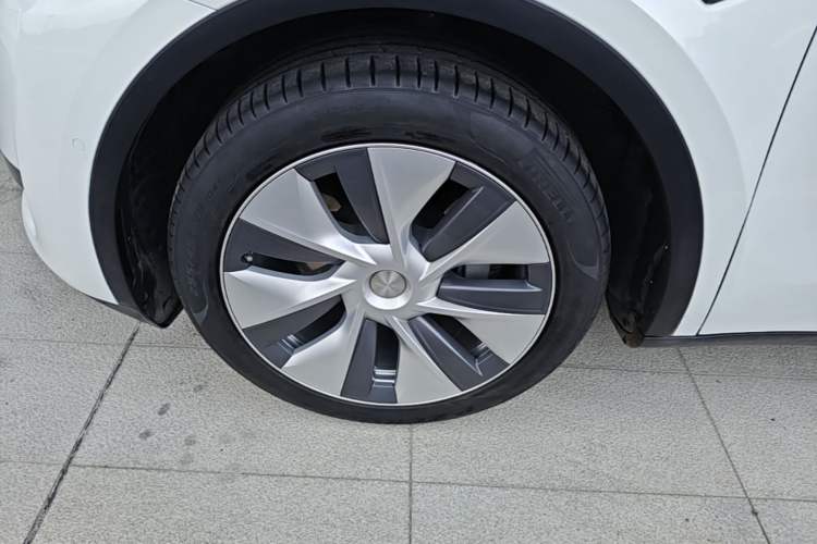 Used Tesla Model Y 2022 Revised Version Rear-Wheel Drive Left Front Wheel Hub