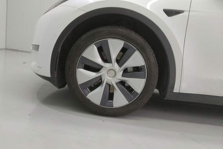 Used Tesla Model Y 2022 Revised Version Long-Range All-Wheel Drive Left Front Wheel Hub