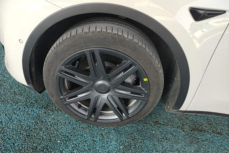 Used Tesla Model Y 2022 Revised Version Rear-Wheel Drive Left Front Wheel Hub