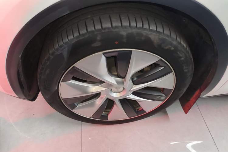 Used Tesla Model Y 2022 Revised Version Rear-Wheel Drive Left Front Wheel Hub