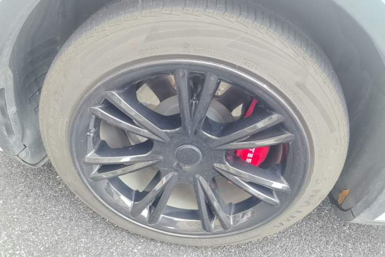 Used Tesla Model Y 2022 Revised Version Rear-Wheel Drive Left Front Wheel Hub