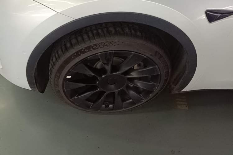 Used Tesla Model Y 2022 Revised Version Long-Range All-Wheel Drive Left Front Wheel Hub