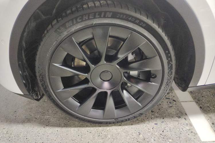 Used Tesla Model Y 2022 Revised Version Rear-Wheel Drive Left Front Wheel Hub