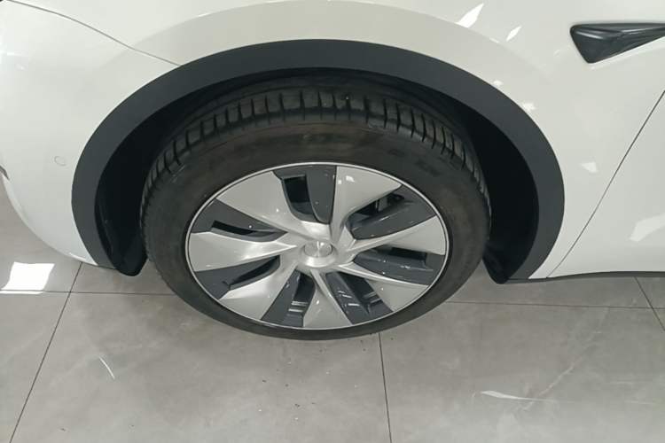 Used Tesla Model Y 2022 Revised Version Rear-Wheel Drive Left Front Wheel Hub