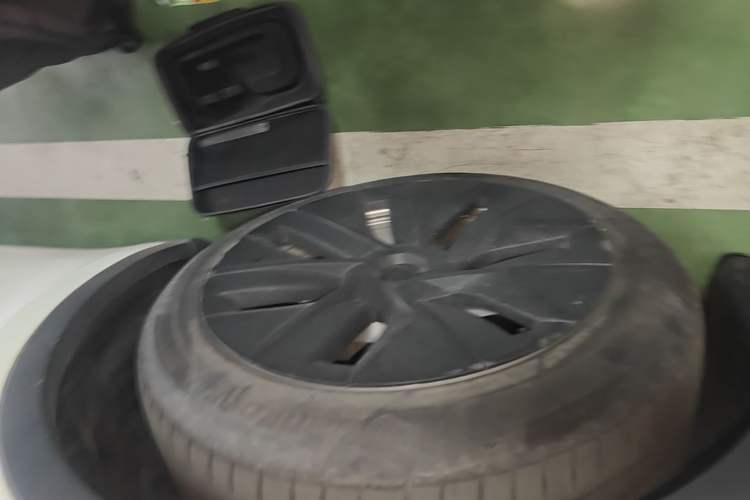 Used Tesla Model Y 2022 Revised Version Rear-Wheel Drive Left Front Wheel Hub