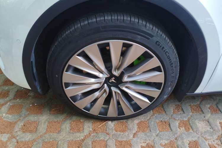 Used Tesla Model Y 2022 Revised Version Long-Range All-Wheel Drive Left Front Wheel Hub