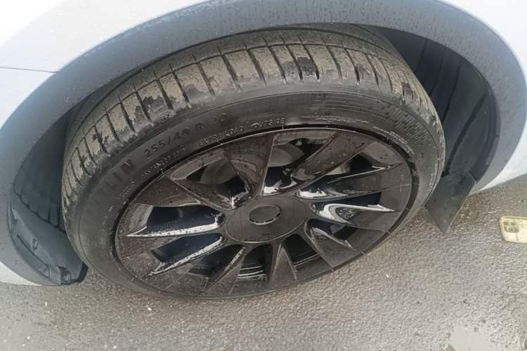 Used Tesla Model Y 2022 Revised Version Rear-Wheel Drive Left Front Wheel Hub