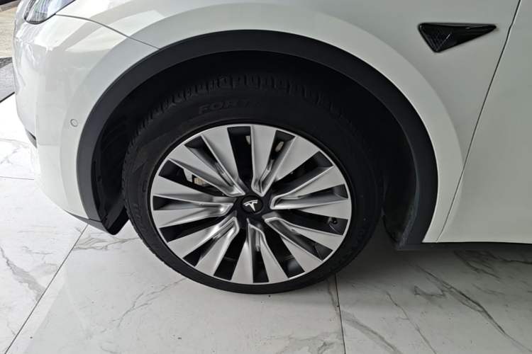 Used Tesla Model Y 2022 Rear-Wheel-Drive Version Left Front Wheel Hub