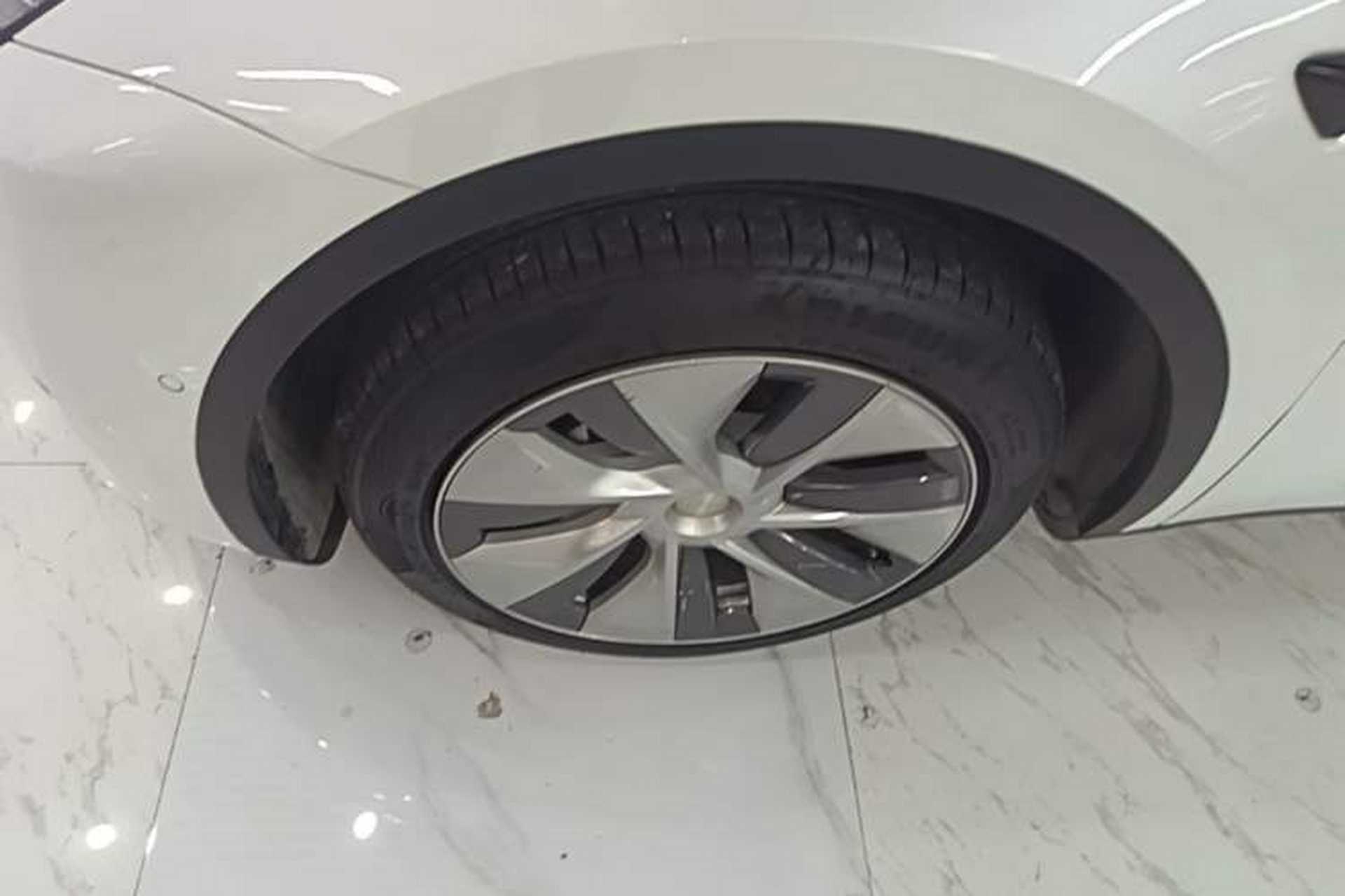 Used Tesla Model Y 2022 Rear-Wheel-Drive Version Left Front Wheel Hub