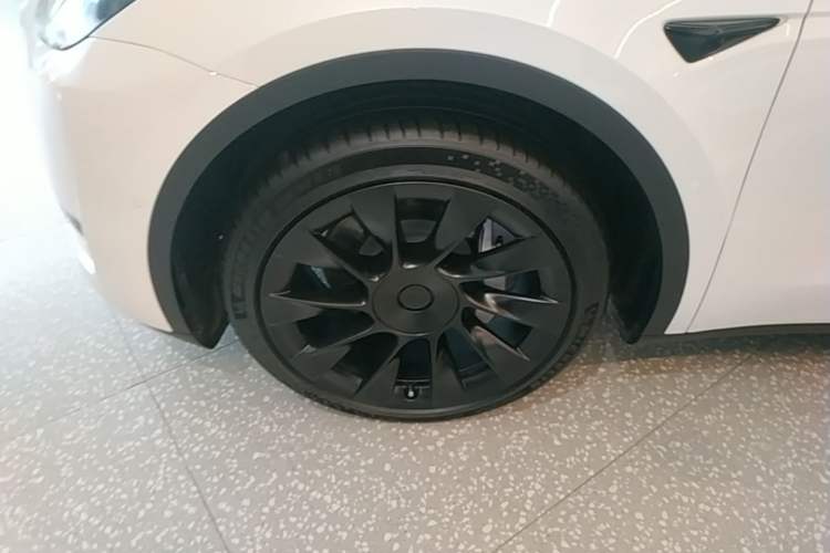 Used Tesla Model Y 2022 Revised Version Rear-Wheel Drive Left Front Wheel Hub