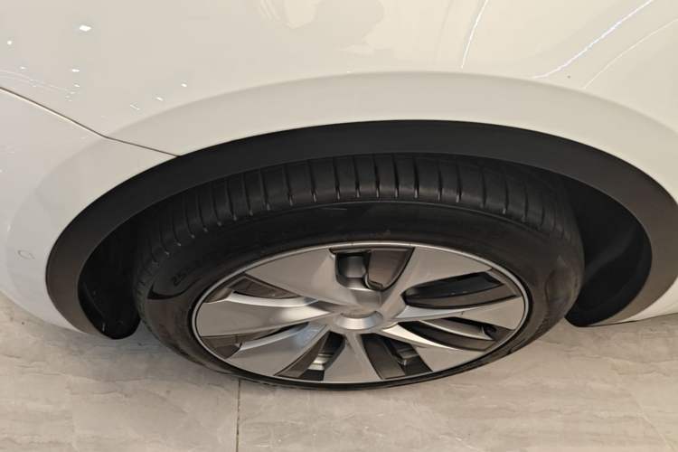 Used Tesla Model Y 2022 Revised Version Rear-Wheel Drive Left Front Wheel Hub