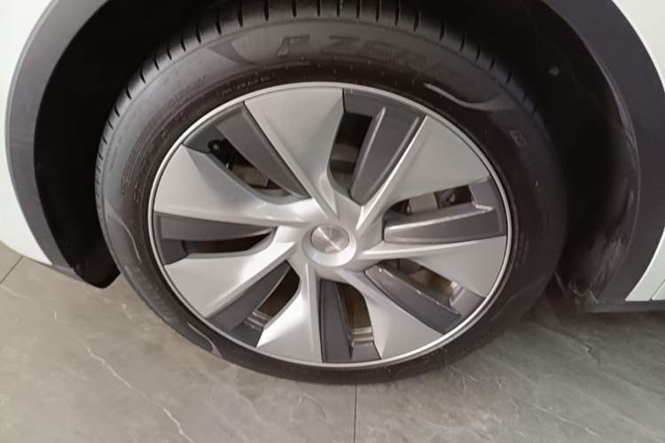 Used Tesla Model Y 2022 Revised Version Rear-Wheel Drive Left Front Wheel Hub