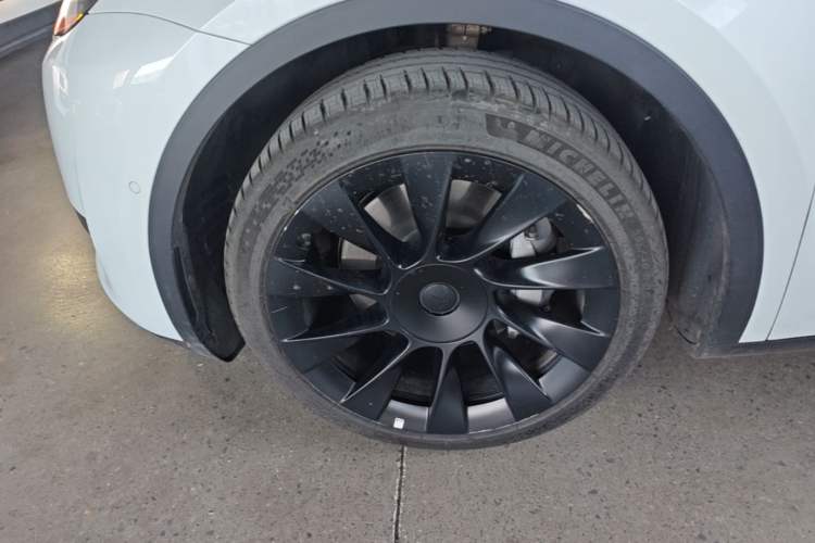 Used Tesla Model Y 2022 Revised Version Rear-Wheel Drive Left Front Wheel Hub