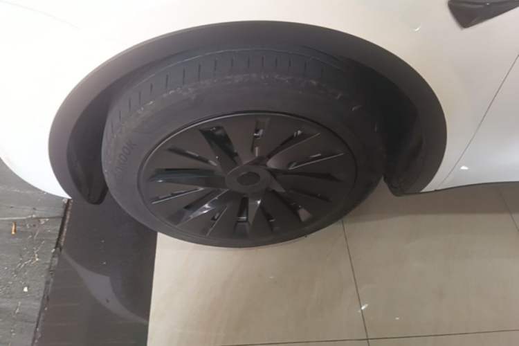 Used Tesla Model Y 2022 Revised Version Long-Range All-Wheel Drive Left Front Wheel Hub