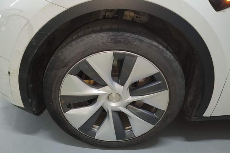 Used Tesla Model Y 2022 Revised Version Rear-Wheel Drive Left Front Wheel Hub