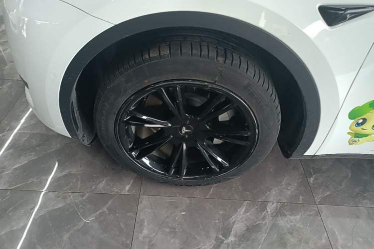 Used Tesla Model Y 2022 Revised Version Rear-Wheel Drive Left Front Wheel Hub