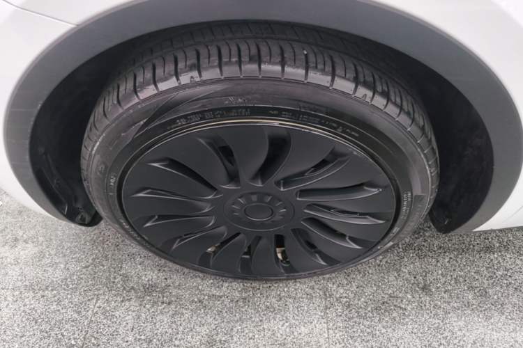 Used Tesla Model Y 2022 Revised Version Rear-Wheel Drive Left Front Wheel Hub