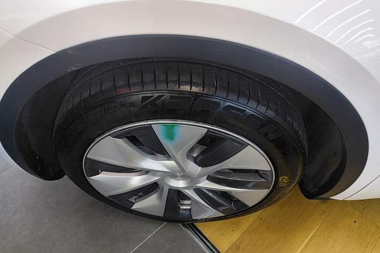 Used Tesla Model Y 2022 Revised Version Rear-Wheel Drive Left Front Wheel Hub